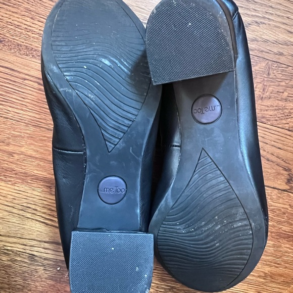 Me Too chunky heels.   Size 8.5. - Picture 2 of 4